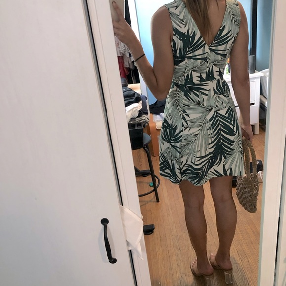 H&M Tropical Dress - Picture 4 of 7
